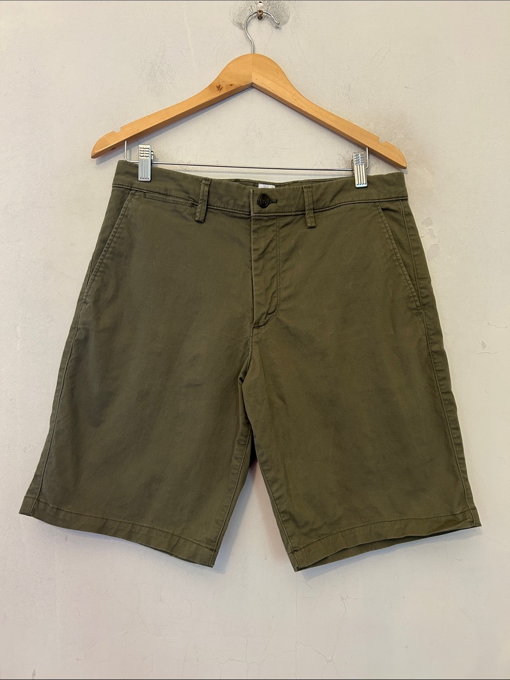Gap Men's Olive Green Casual Chino Shorts Size 31 EUC